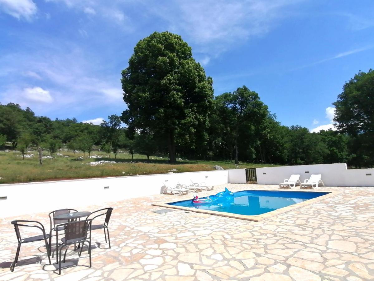 Farma & Apartmani II Opg Sasa Delic Grabusic ภายนอก รูปภาพ